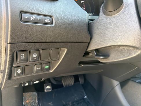 Used 2022 Nissan Rogue Sport SV FWD image 19