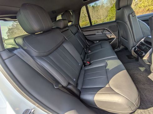 Used 2023 Land Rover Range Rover SE image 28