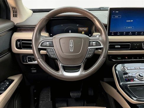 Used 2022 Lincoln Nautilus Reserve image 5