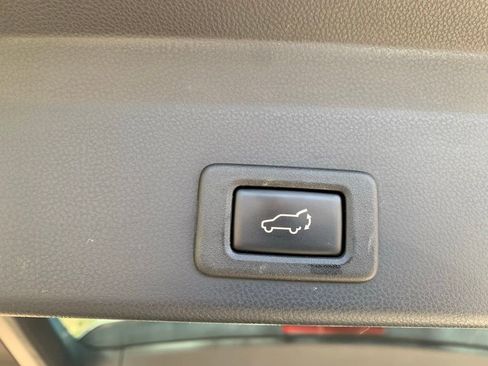 Used 2019 Subaru Ascent Limited AWD/4WD image 40