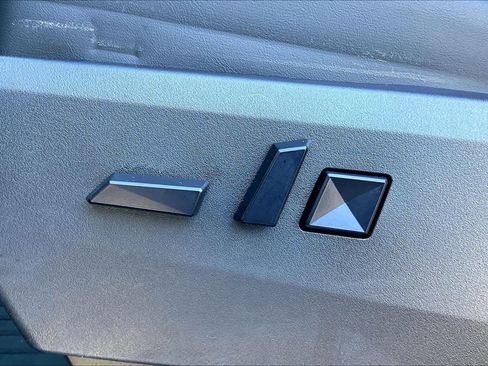 Used 2024 Tesla Cybertruck AWD Crew Cab image 33