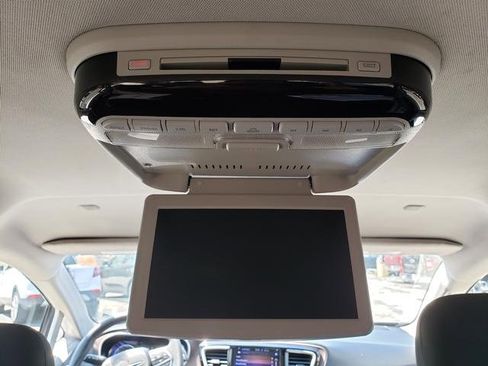 Used 2017 Chrysler Pacifica Touring FWD image 26