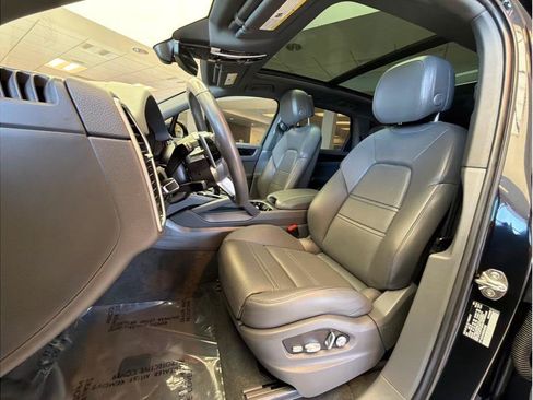 Used 2021 Porsche Cayenne E-Hybrid AWD/4WD image 12