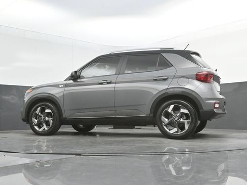 Used 2023 Hyundai Venue Limited FWD image 31