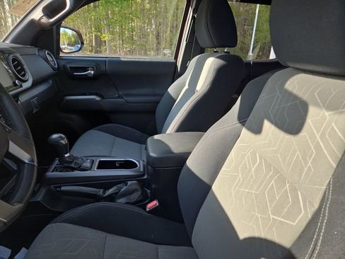 Used 2023 Toyota Tacoma TRD Sport image 12