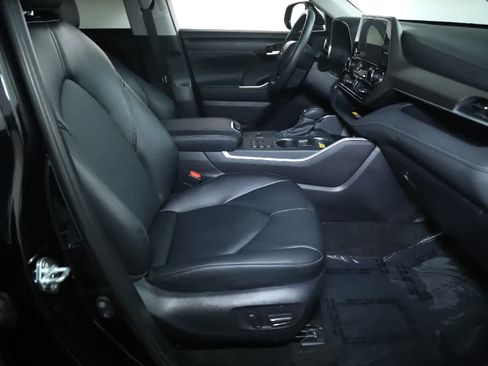 Used 2026 Toyota Highlander XLE AWD/4WD image 35