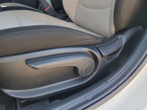 Used 2021 Hyundai Accent SE image 17