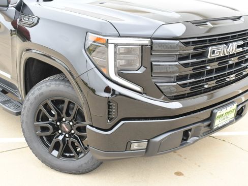 New 2026 GMC Sierra 1500 Elevation w/ LPO, Elevation Black Package image 3