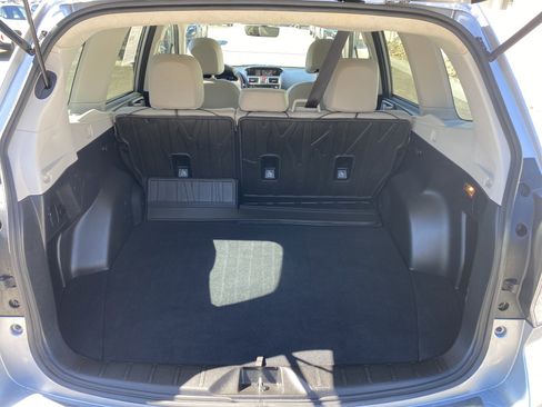 Used 2017 Subaru Forester 2.5i Limited w/ Popular Package #2 AWD/4WD image 34