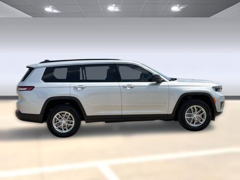 New 2026 Jeep Grand Cherokee L 4WD image 8