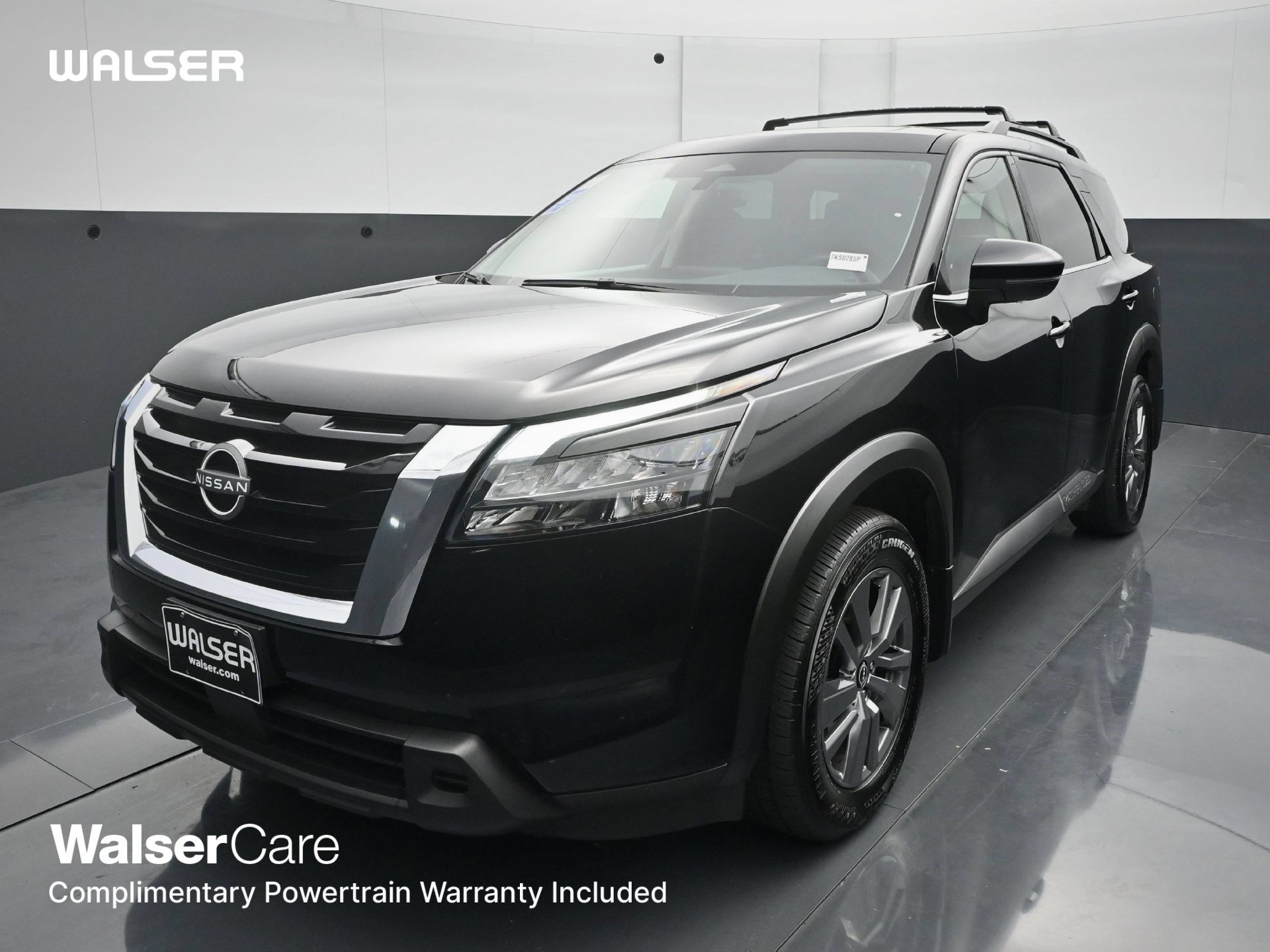 Used 2025 Nissan Pathfinder SV w/ SV Premium Package AWD/4WD image 1