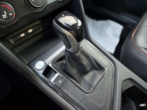 Used 2024 Volkswagen Tiguan Wolfsburg Edition image 31