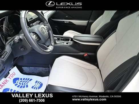 Used 2025 Lexus TX 500h AWD w/ Technology Package image 12
