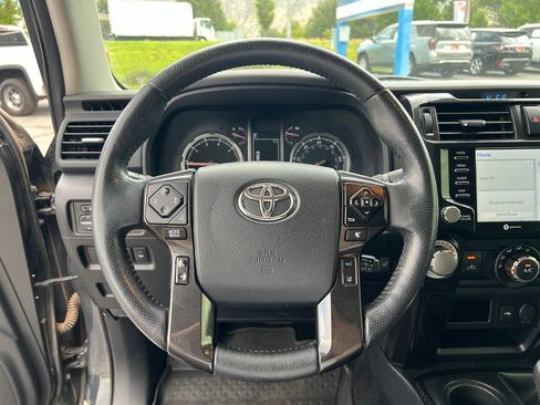 Used 2024 Toyota 4Runner TRD Off-Road Premium w/ Moonroof Package AWD/4WD image 32
