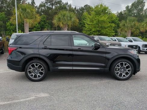 Used 2025 Ford Explorer Platinum w/ Ultimate Package AWD/4WD image 3