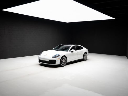 Used 2023 Porsche Panamera 4 AWD/4WD image 86