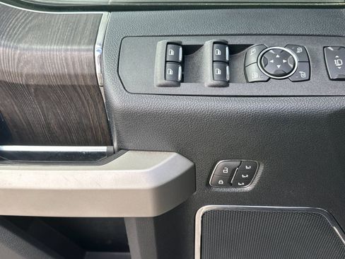 Used 2021 Ford F250 Lariat image 11