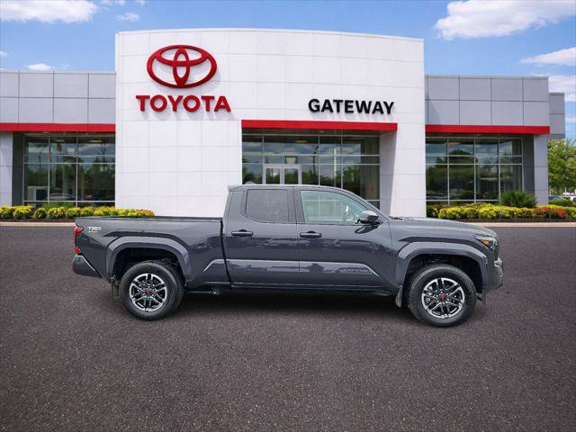Used 2024 Toyota Tacoma TRD Sport w/ TRD Sport Upgrade Package AWD/4WD image 4