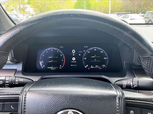 Certified 2024 Toyota Tacoma TRD Off-Road AWD/4WD image 24