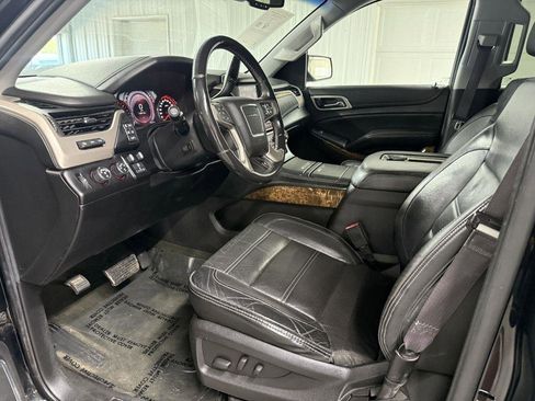 Used 2015 GMC Yukon Denali w/ Premium Package AWD/4WD image 9