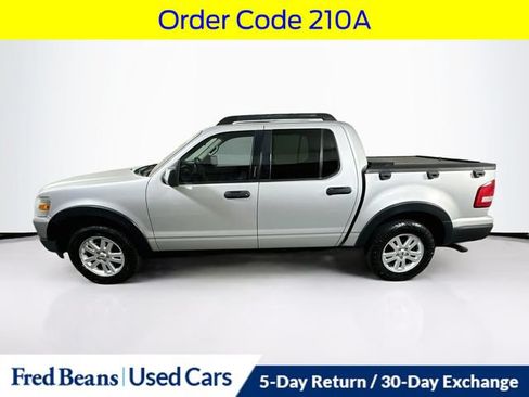 Used 2009 Ford Explorer Sport Trac XLT AWD/4WD image 4