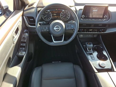 Certified 2023 Nissan Rogue SV w/ SV Premium B Package AWD/4WD image 12