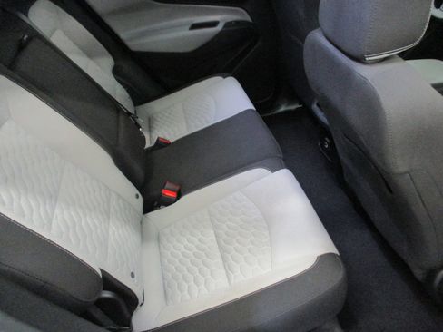 Used 2021 Chevrolet Equinox LT w/ Driver Convenience Package image 11