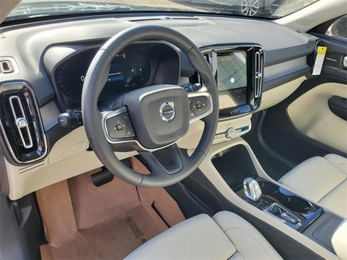 New 2026 Volvo XC40 B5 Ultra w/ Protection Package Premier image 15