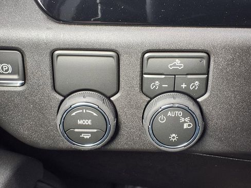 New 2026 Chevrolet Silverado 1500 LT w/ Texas Edition Plus image 9