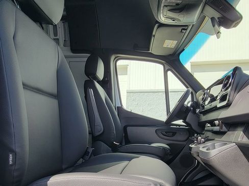 New 2025 Mercedes-Benz Sprinter 2500 image 8