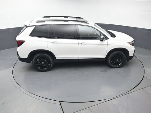 Certified 2024 Honda Passport Black Edition image 42