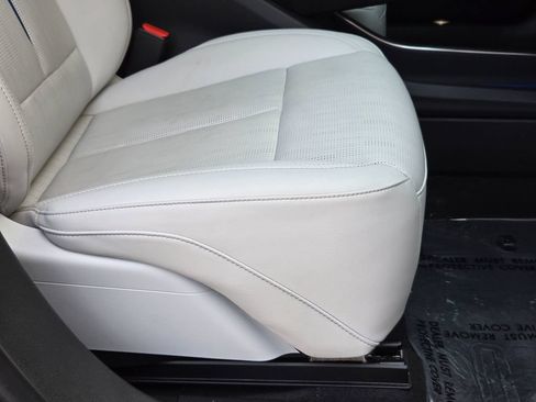 Used 2024 Cadillac Lyriq Luxury RWD image 29