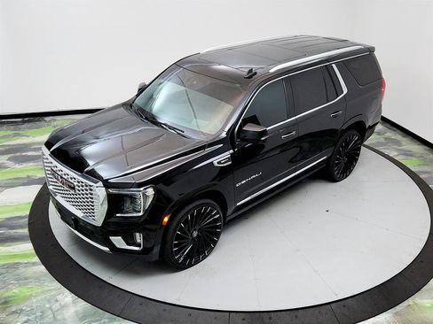 Used 2022 GMC Yukon Denali w/ Denali Premium Package AWD/4WD image 32