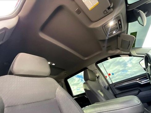 Used 2024 Chevrolet Silverado 2500 LT image 17