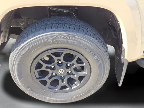 Used 2019 Toyota Tacoma SR5 image 22