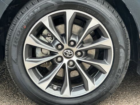 Used 2016 Toyota Avalon XLE image 25