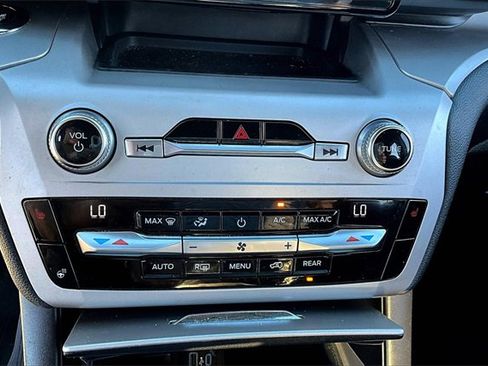 Used 2020 Ford Explorer XLT w/ Comfort Package image 22