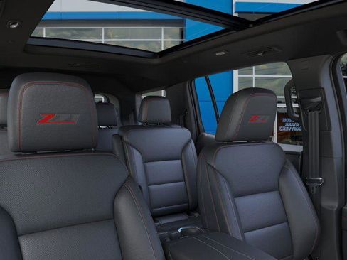 New 2026 Chevrolet Traverse Z71 w/ Driver Confidence Package image 24