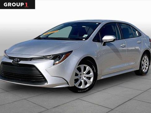 Used 2026 Toyota Corolla LE FWD image 1