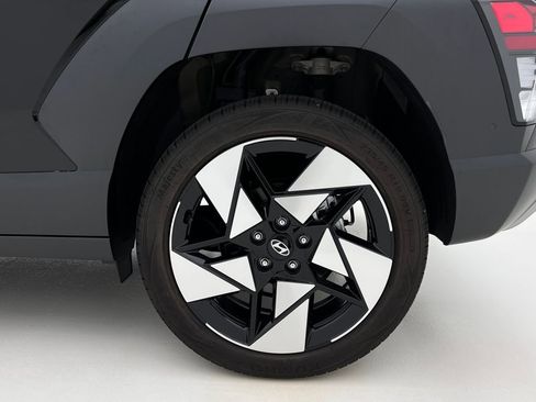 Used 2025 Hyundai Kona Limited image 33