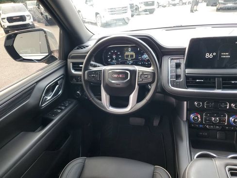 Used 2024 GMC Yukon SLT w/ SLT Premium Package AWD/4WD image 12