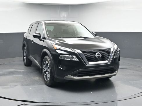 Used 2023 Nissan Rogue SV image 4