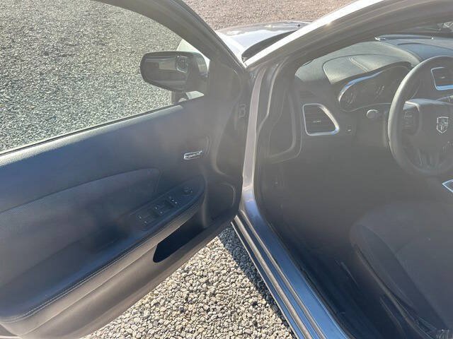 Used 2013 Dodge Avenger SE FWD image 9