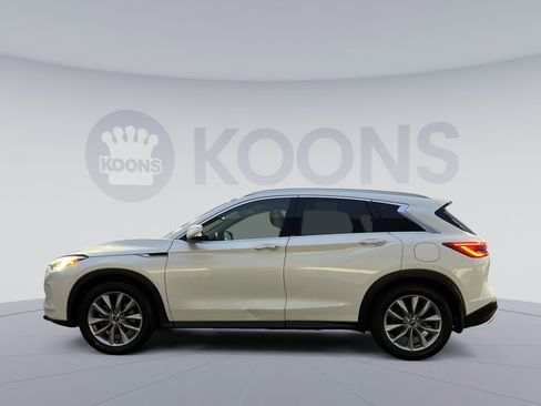 Used 2020 INFINITI QX50 Luxe w/ Navigation Package image 2