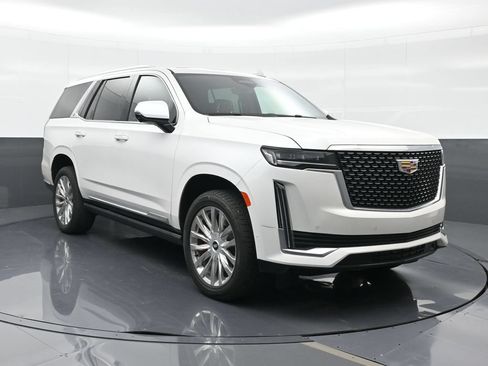 Certified 2024 Cadillac Escalade Premium Luxury w/ Performance Package AWD/4WD image 4