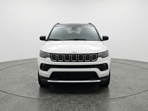 Used 2025 Jeep Compass Limited AWD/4WD image 2