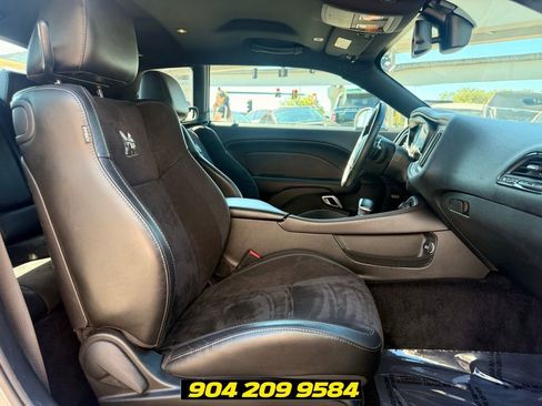 Used 2018 Dodge Challenger R/T Scat Pack w/ Leather Interior Group RWD image 29