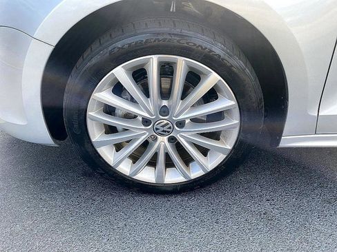 Used 2011 Volkswagen Jetta SEL image 8