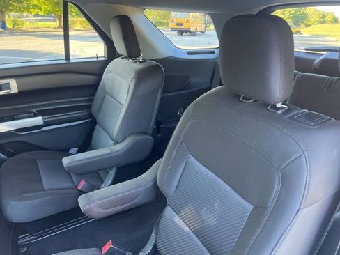 Certified 2022 Ford Explorer XLT w/ Class IV Trailer Tow Package image 24