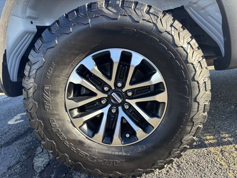 Used 2020 Ford F150 Raptor w/ Equipment Group 802A Luxury image 24